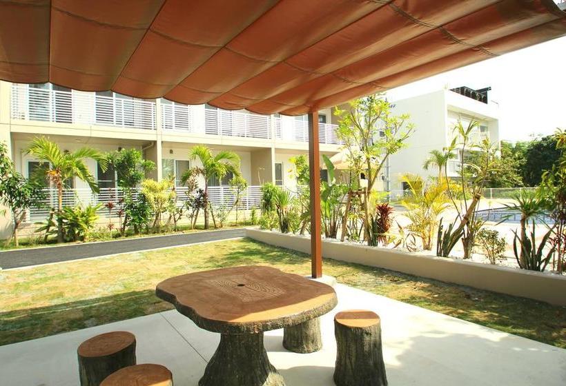 בית מלון כפרי Resort Class Inn Onna Village