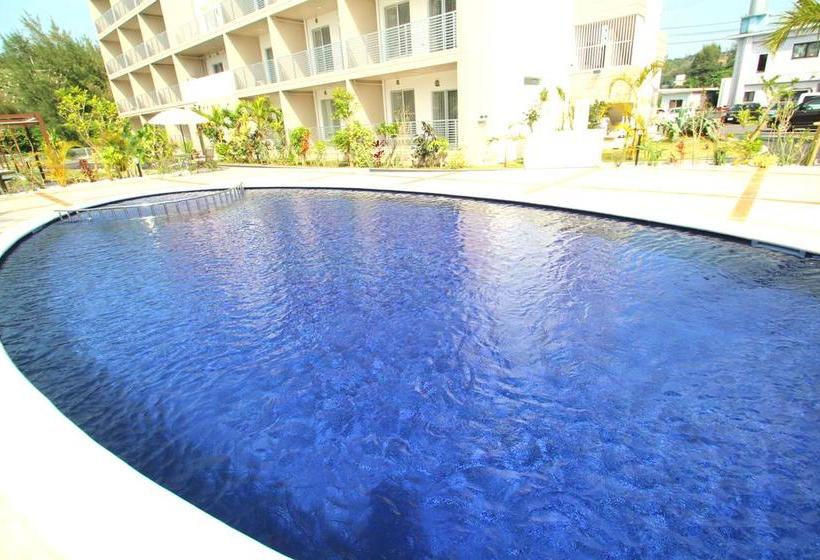 בית מלון כפרי Resort Class Inn Onna Village