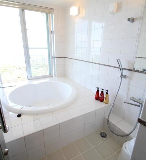 בית מלון כפרי Resort Class Inn Onna Village