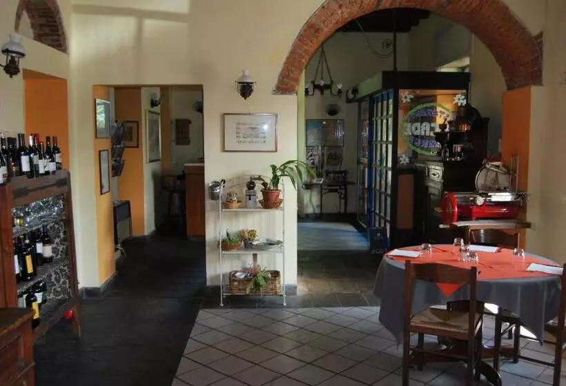 ホテル Ristorante Albergo Arcade