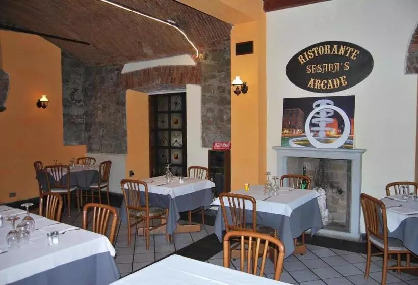 ホテル Ristorante Albergo Arcade