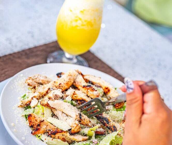 هتل & Sport Bar Oz