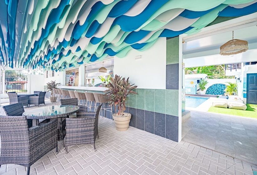 هتل & Sport Bar Oz