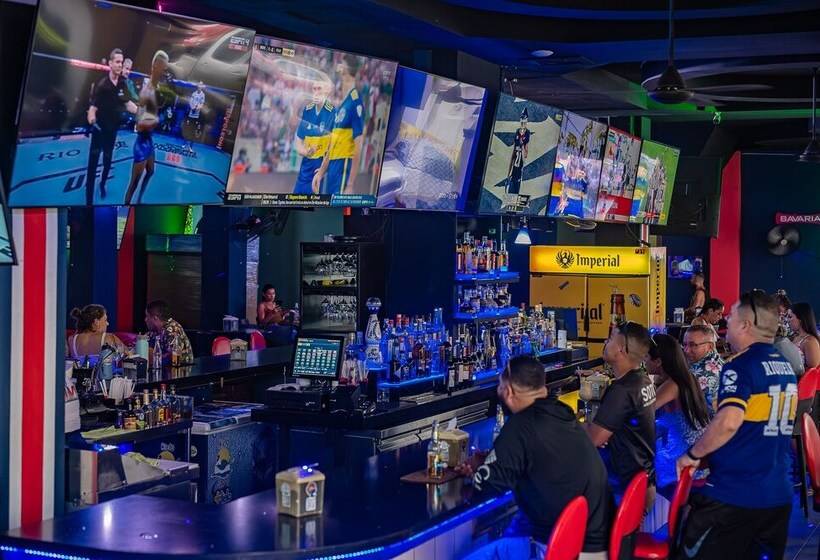 هتل & Sport Bar Oz