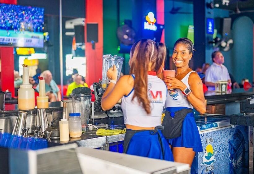 هتل & Sport Bar Oz