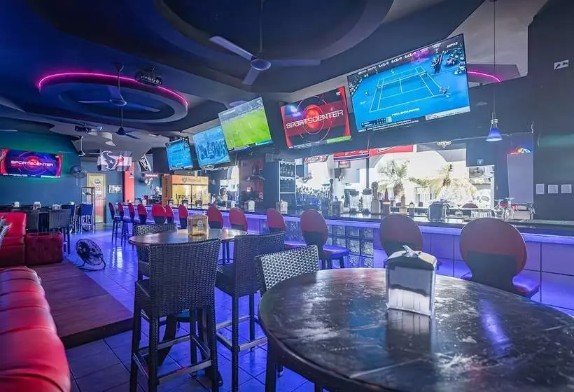 Hotelli & Sport Bar Oz