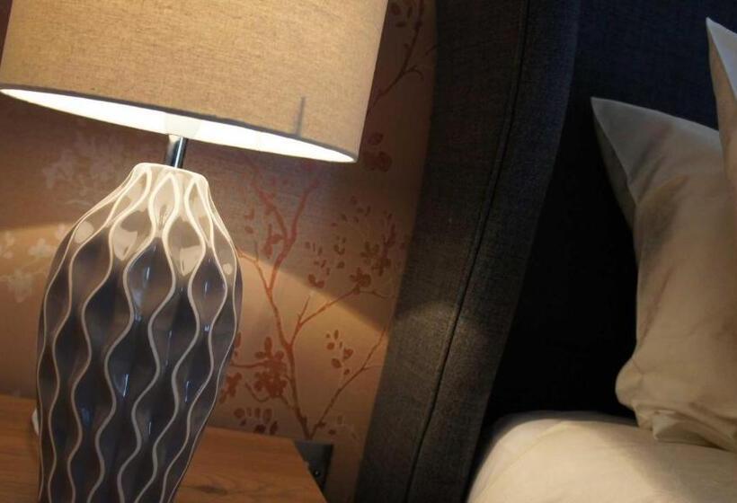 בית מלון כפרי The Bronze Pig