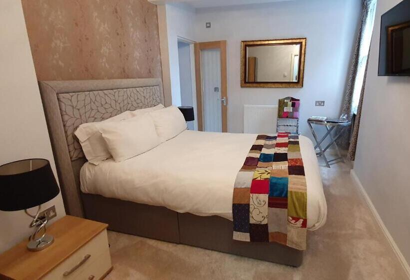 בית מלון כפרי The Bronze Pig