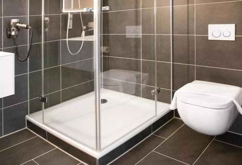 Ku Hotel By Wmm Hotels
