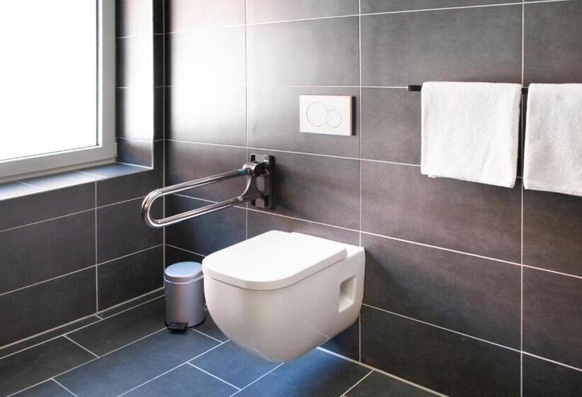 Ku Hotel By Wmm Hotels