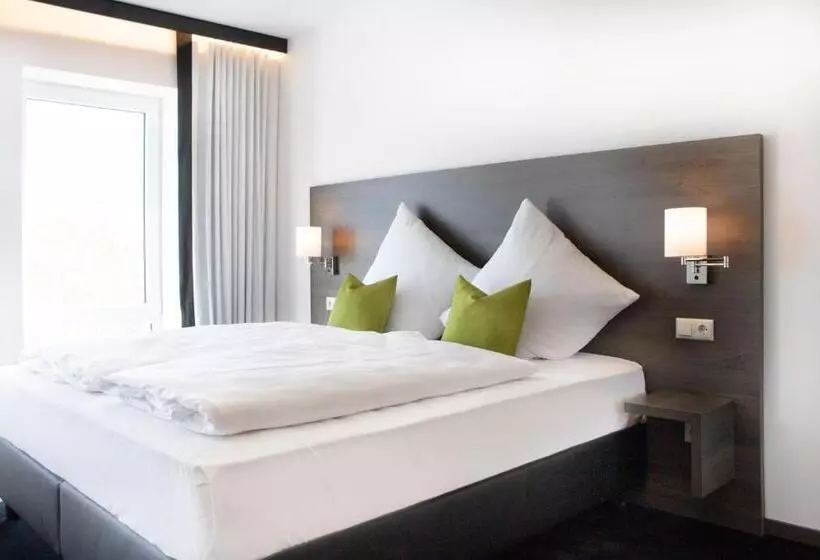 Ku Hotel By Wmm Hotels