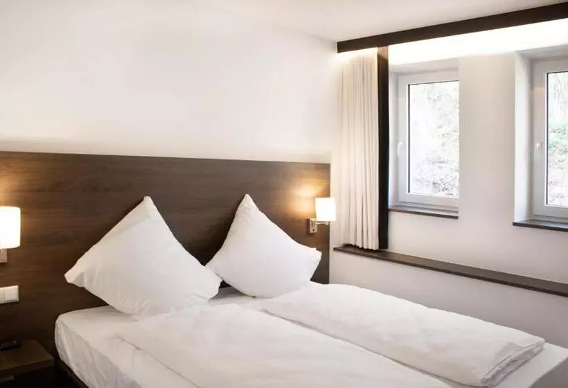 Ku Hotel By Wmm Hotels