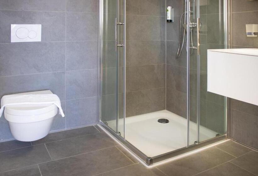 Ku Hotel By Wmm Hotels