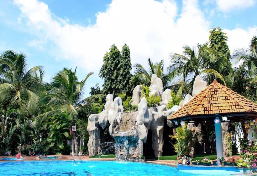 Four Oceans Beach Resort   Bon Bien Mui Ne