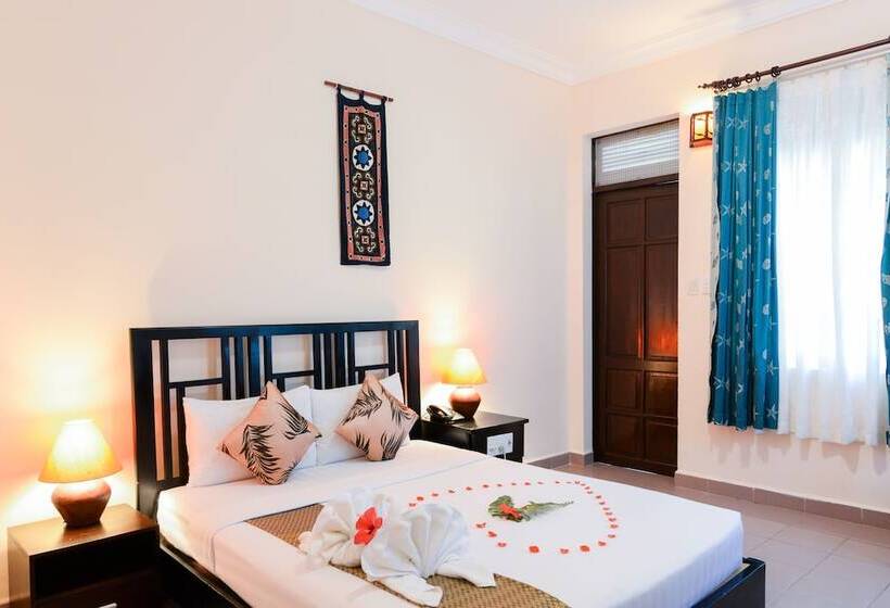 Four Oceans Beach Resort   Bon Bien Mui Ne