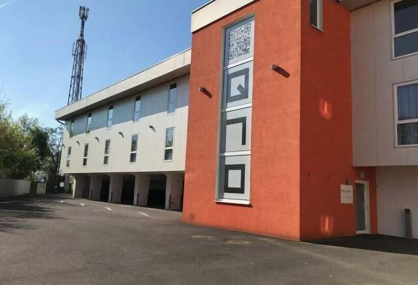 בית מלון כפרי Business & City