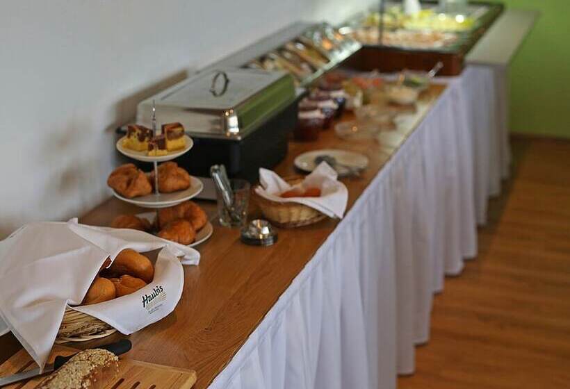 בית מלון כפרי Business & City