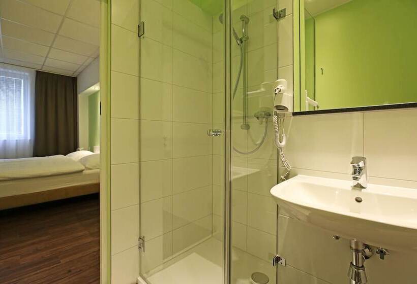 בית מלון כפרי Business & City