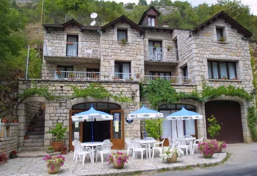 ホテル Hôtel Chante Perdrix
