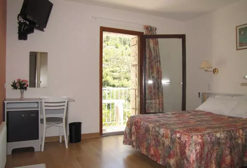 ホテル Hôtel Chante Perdrix
