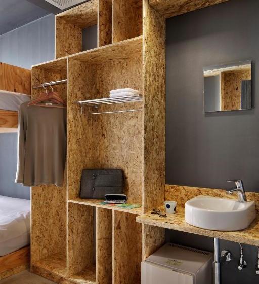 בית מלון כפרי Sendai Business