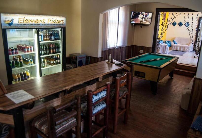 هاستل Element Riders Place Backpackers