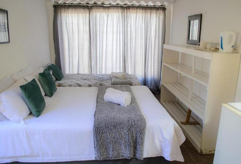 هاستل Element Riders Place Backpackers