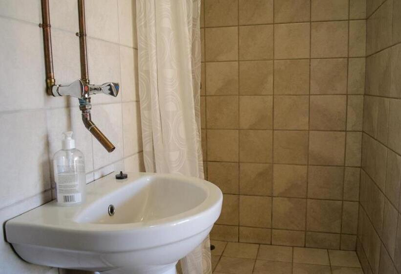 هاستل Element Riders Place Backpackers