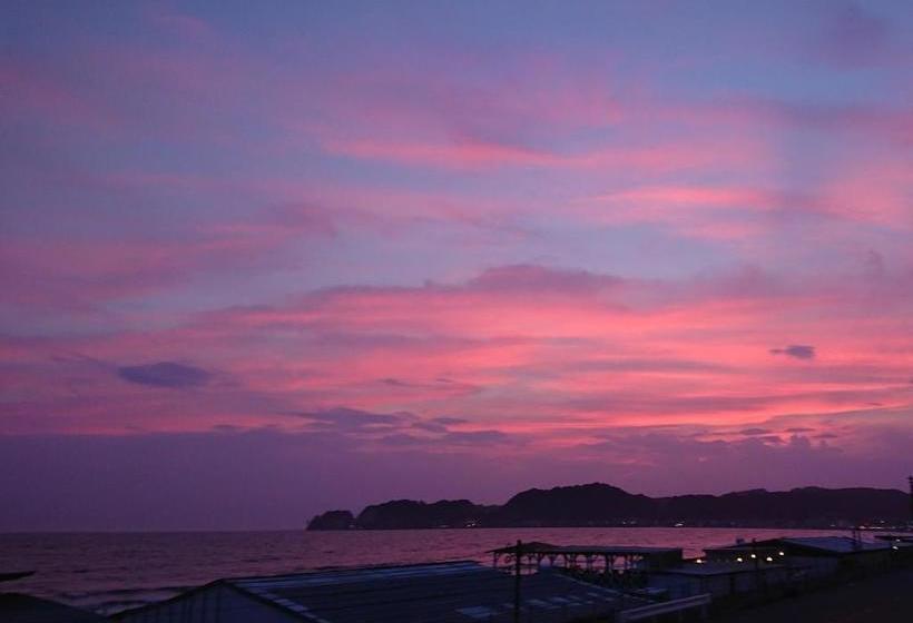 تختخواب و صبحانه Good Morning Zaimokuza