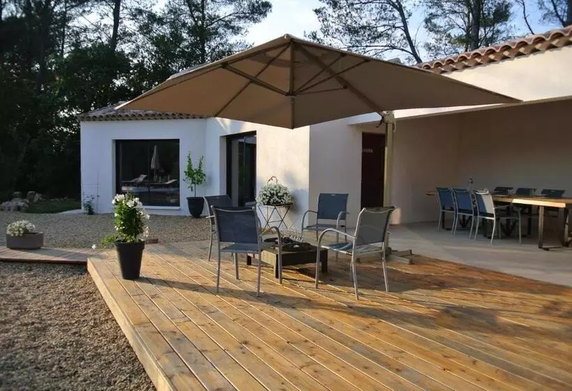 تختخواب و صبحانه Villa Carpe Diem