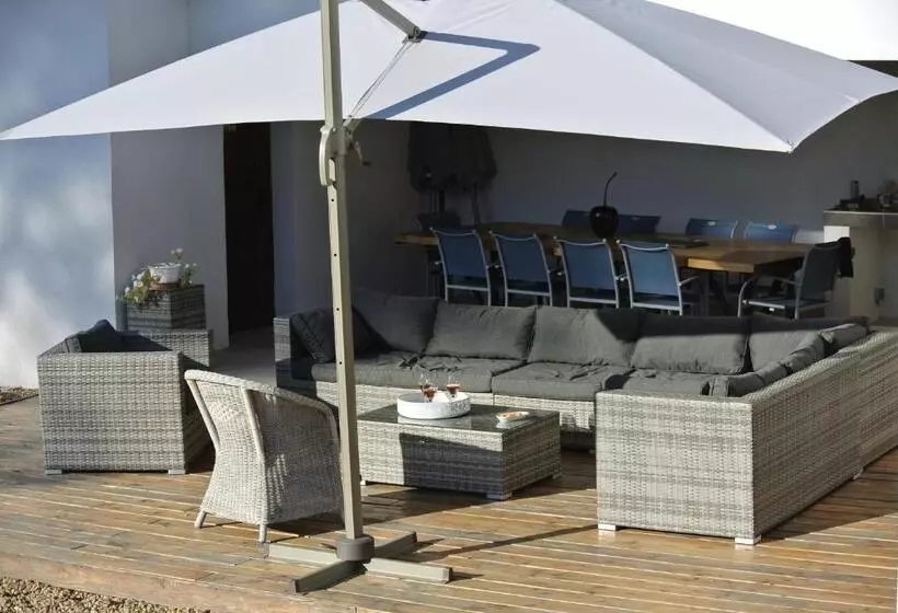 تختخواب و صبحانه Villa Carpe Diem