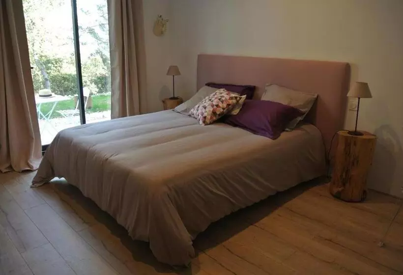تختخواب و صبحانه Villa Carpe Diem