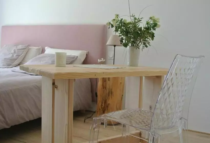 تختخواب و صبحانه Villa Carpe Diem