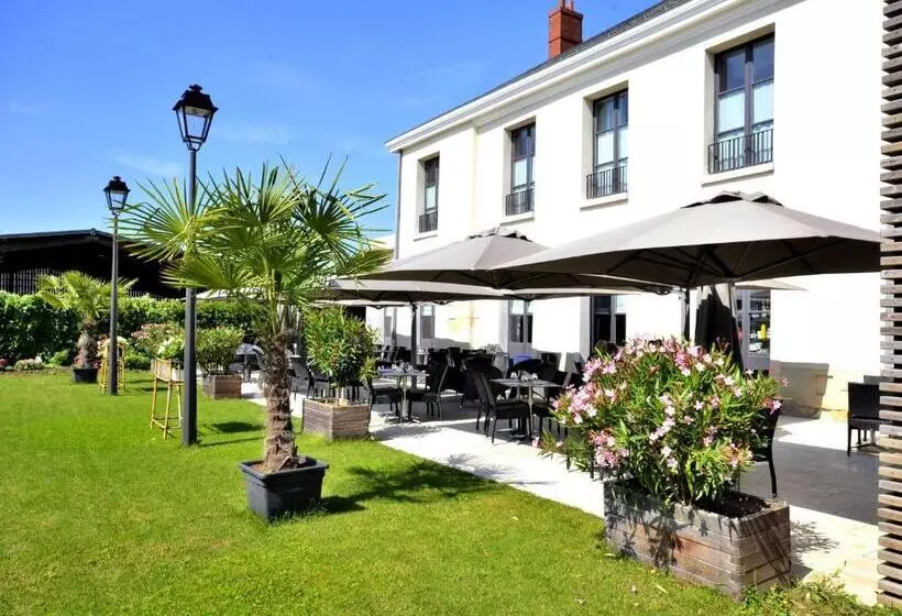 هتل Auberge Du Château Bleu
