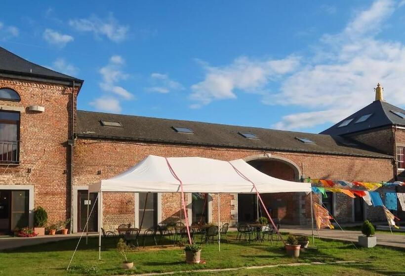 בית מלון כפרי Dharma City