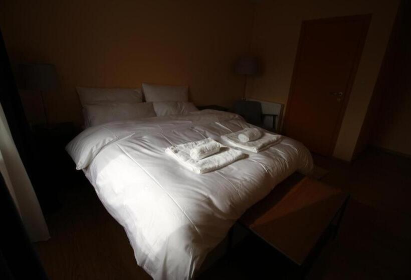 בית מלון כפרי Dharma City