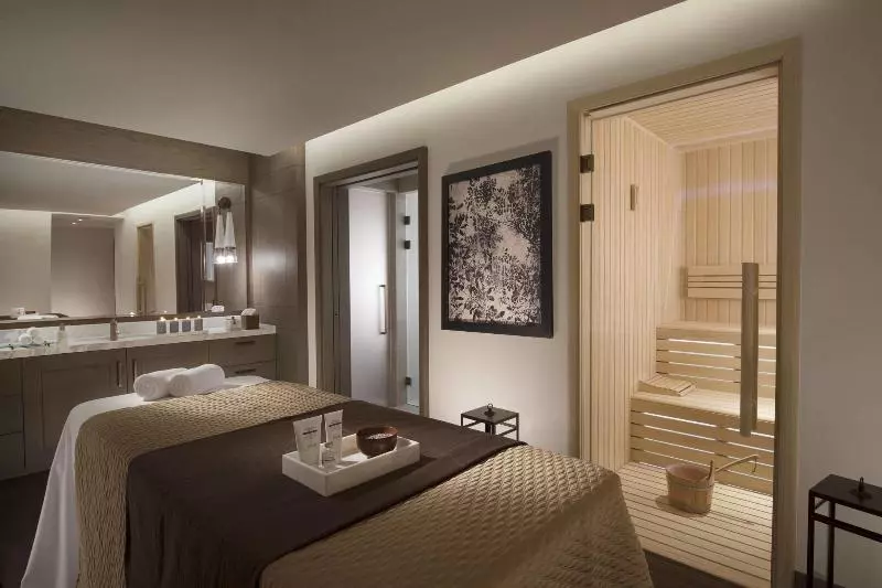 Hotelli The St. Regis Astana