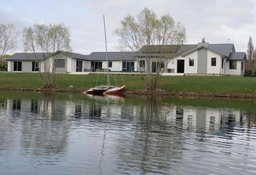 Motel Cromwell Escape