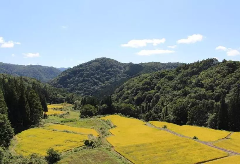 旅館 Yamakyuso