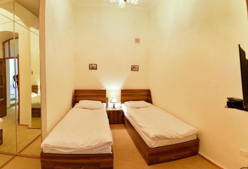 Baku Home Hostel