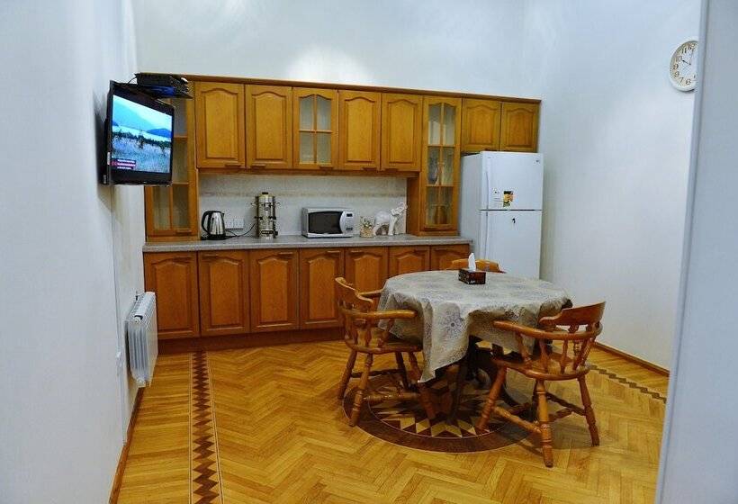 Baku Home Hostel