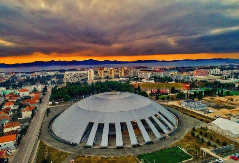 مبيت وإفطار Luxury Rooms Kadena