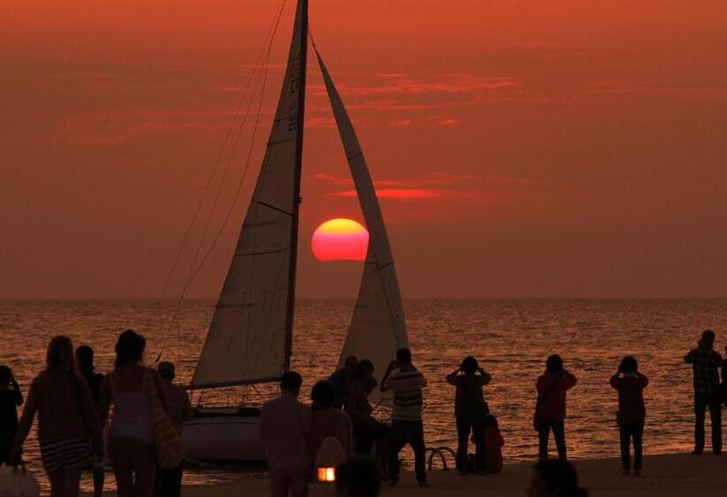 مبيت وإفطار Luxury Rooms Kadena