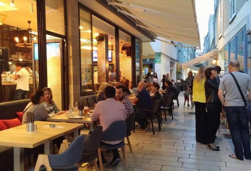 مبيت وإفطار Luxury Rooms Kadena