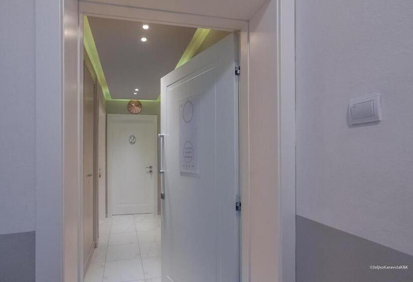 مبيت وإفطار Luxury Rooms Kadena