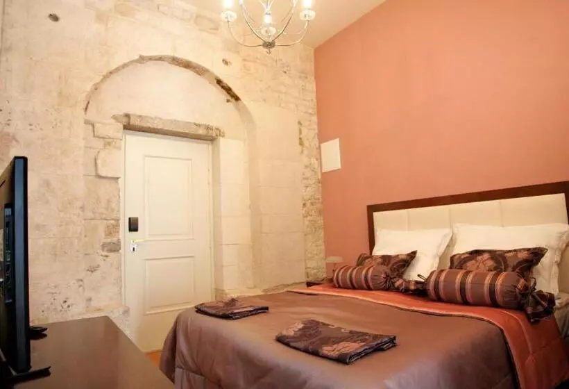 تختخواب و صبحانه Palace Augubio