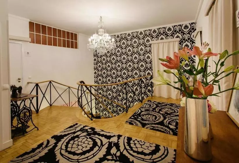 تختخواب و صبحانه Thehouse Lisboa
