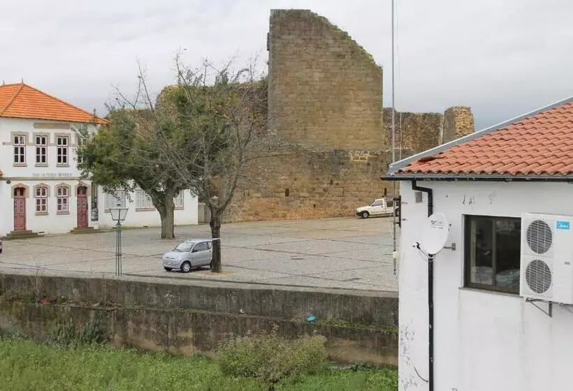 مسافرخانه Alojamento Local Santa Cruz