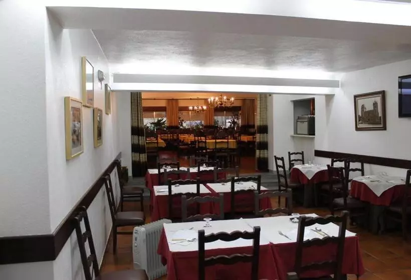 مسافرخانه Alojamento Local Santa Cruz