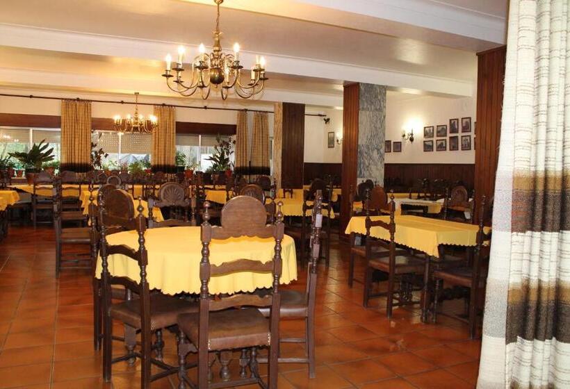 여관 Alojamento Local Santa Cruz